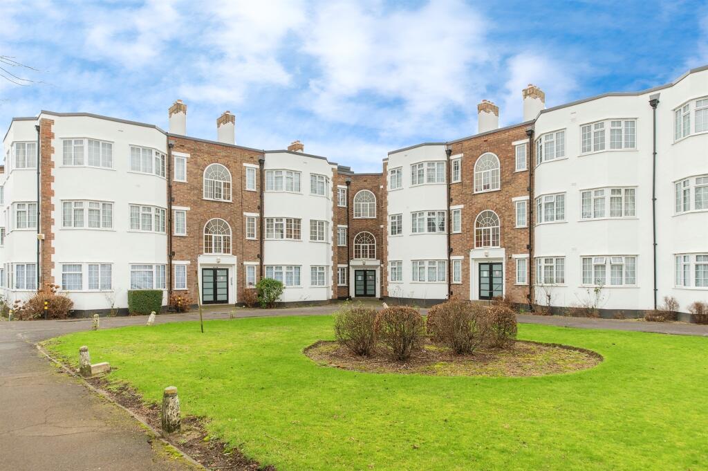 2 bedrooms Apartment in London, United Kingdom No. 6394