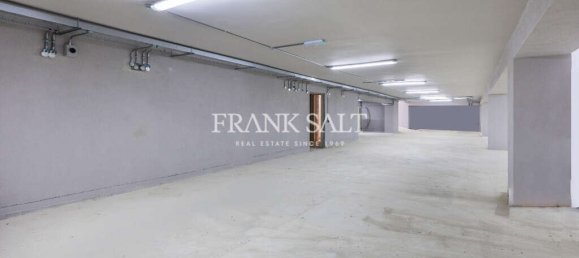 612m² Office in Saint Julian's, Malta No. 12261 22