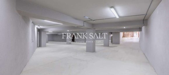 612m² Office in Saint Julian's, Malta No. 12261 14