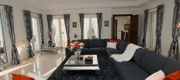 5 bedrooms Villa in Mijas, Spain No. 180020 2