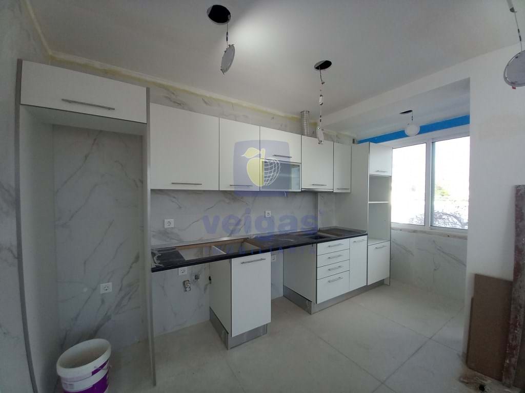 4 bedrooms Apartment in Almada, Portugal No. 87330