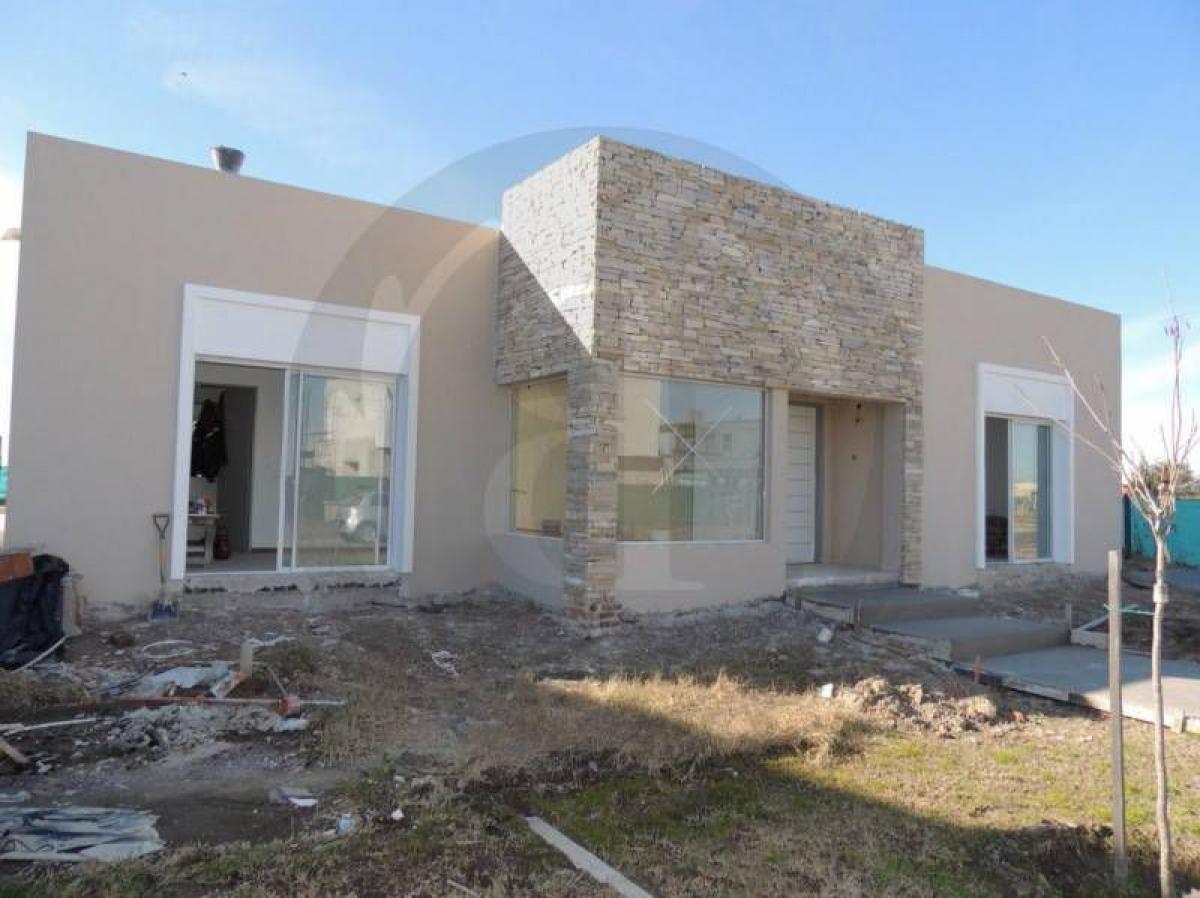 3 bedrooms House in Tigre, Argentina No. 85952