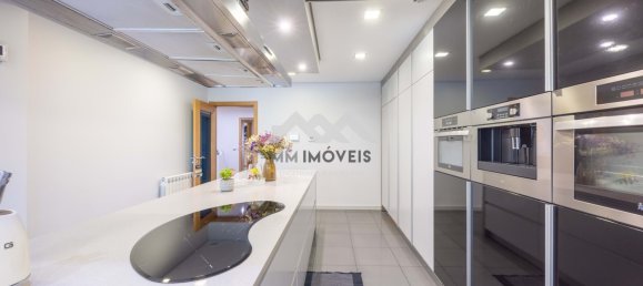 5 bedrooms Villa in Matosinhos, Portugal No. 224450 9