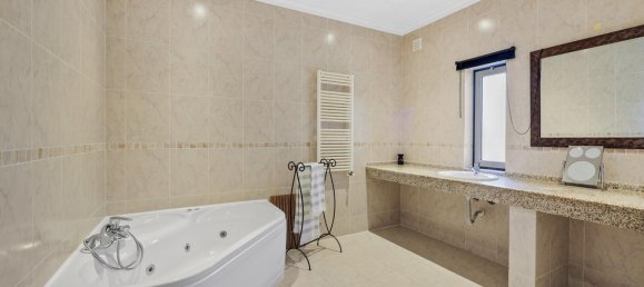 3 Schlafzimmer Villa in Alvor, Portugal, Nr. 102854 30