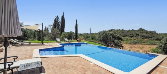 3 Schlafzimmer Villa in Alvor, Portugal, Nr. 102854 2