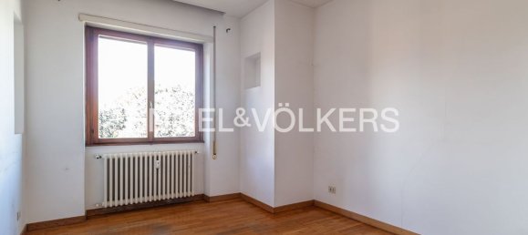 4 rooms Apartment in Rome, Italy No. 63036 10