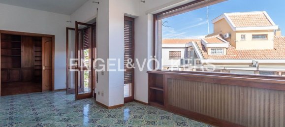 4 rooms Apartment in Rome, Italy No. 63036 2