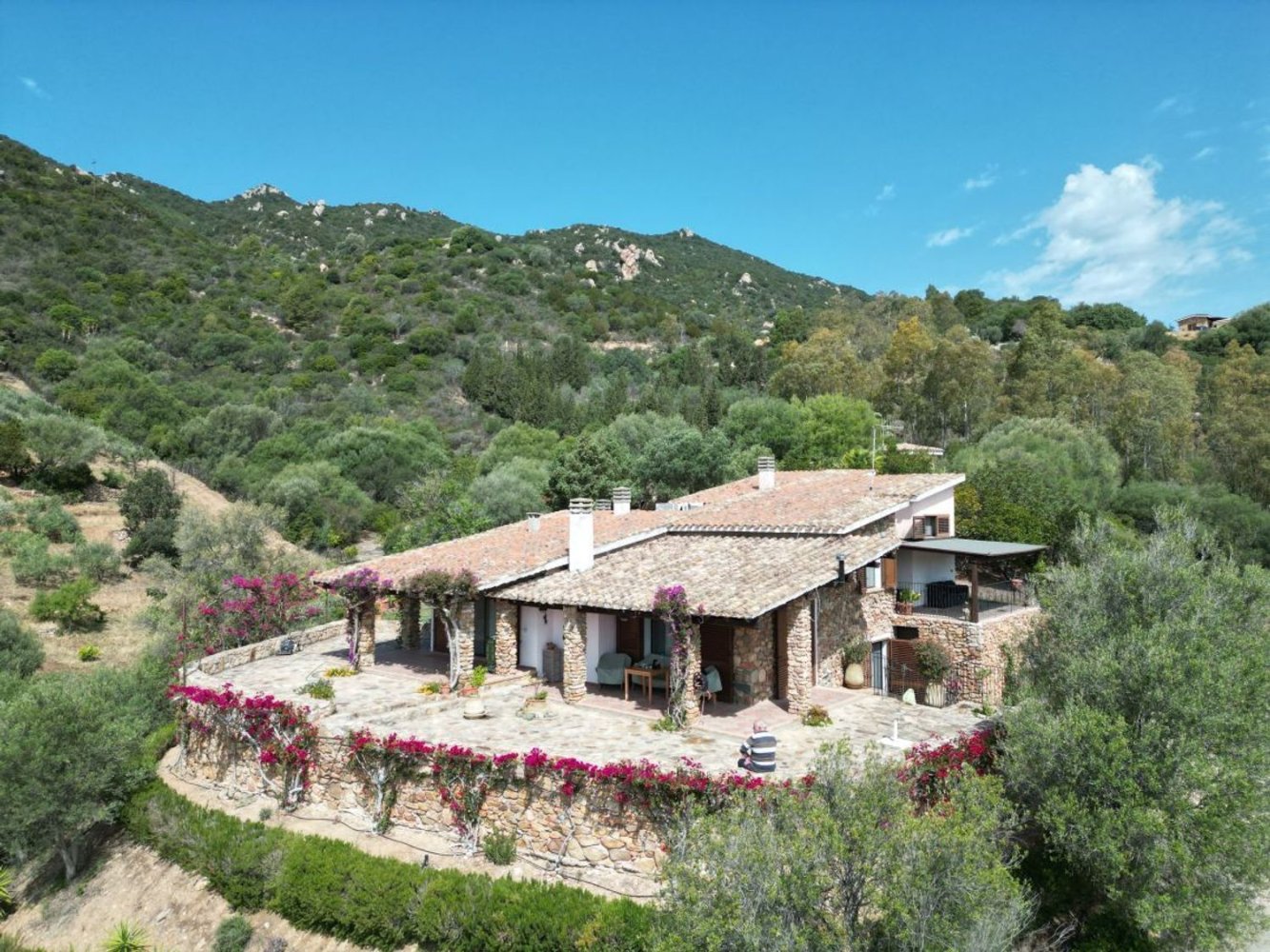 8 rooms Villa in Sardinia, Italy No. 246105