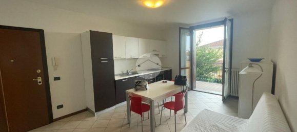 2-salle Appartement à Mantua, Italy No. 270309 2