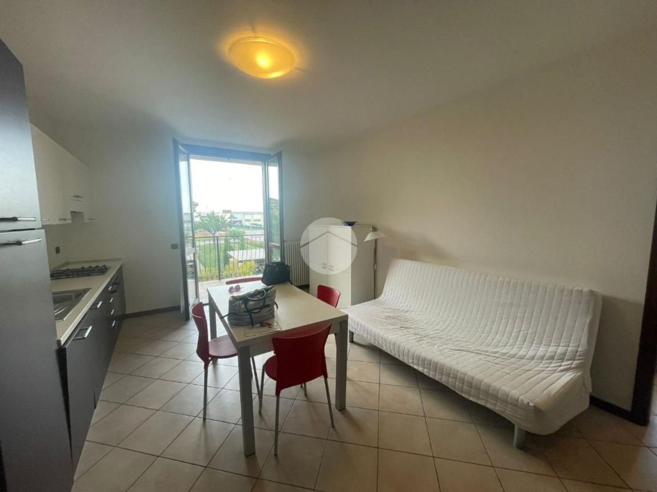 2-salle Appartement à Mantua, Italy No. 270309