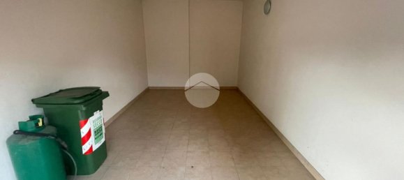 2-salle Appartement à Mantua, Italy No. 270309 11