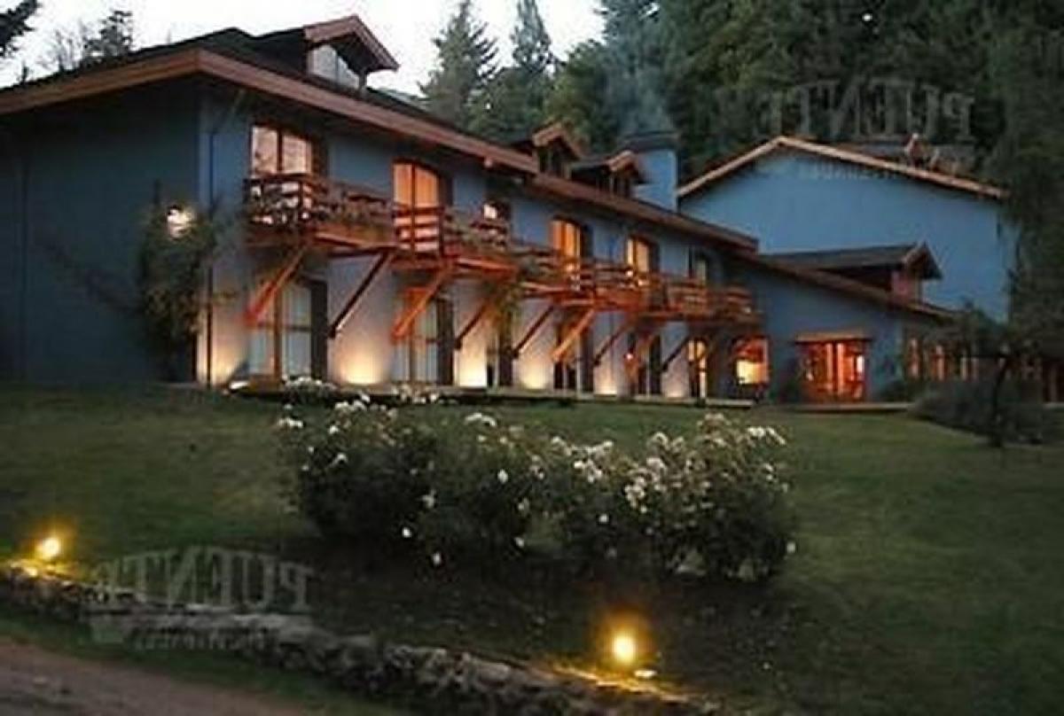 19762m² Hotel in Neuquen, Argentina No. 25815
