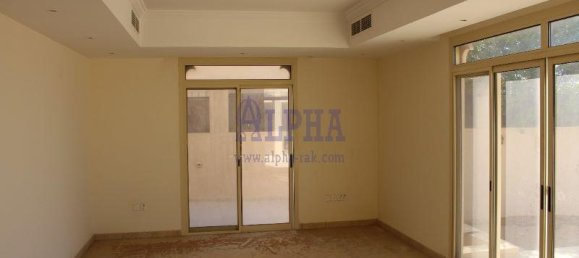 5 bedrooms Villa in Al Hamra Village, UAE No. 106235 2