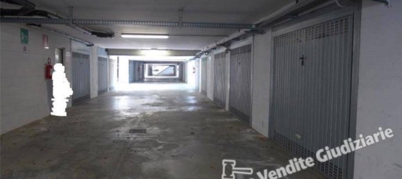 4 rooms Apartment in Reggio Emilia, Italy No. 330540 3