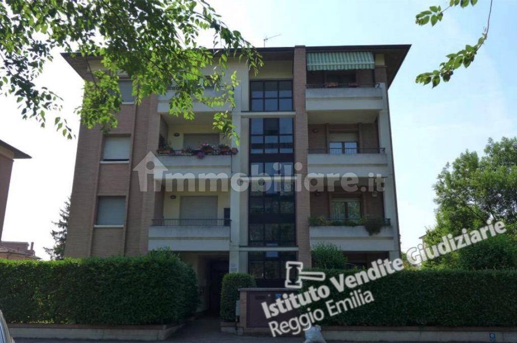 4 rooms Apartment in Reggio Emilia, Italy No. 330540
