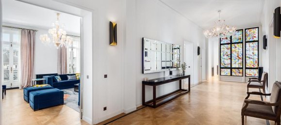 4 bedrooms Apartment in Paris, France No. 179140 3