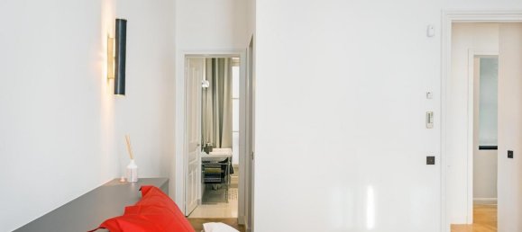 4 bedrooms Apartment in Paris, France No. 179140 11