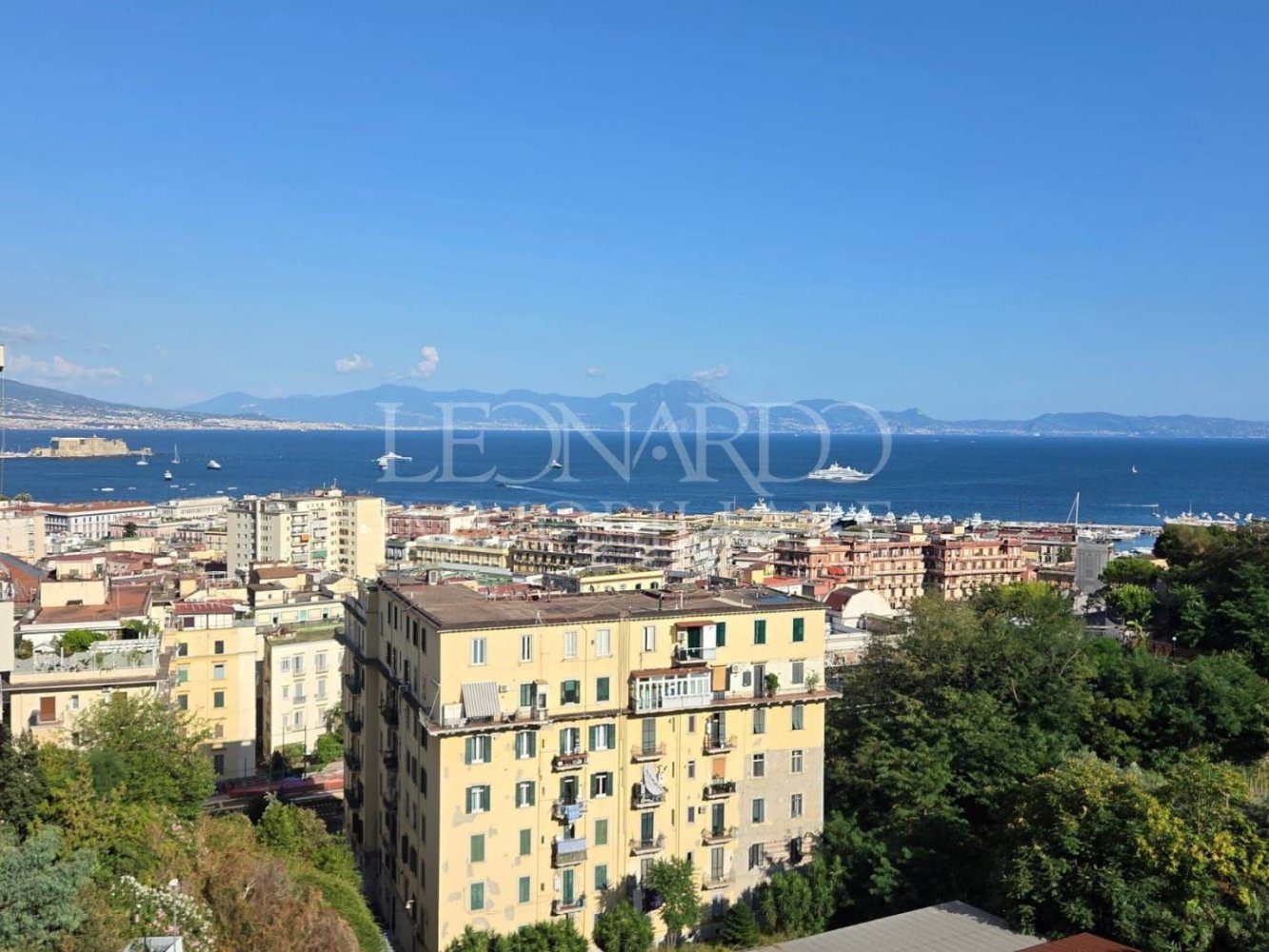 3 bedrooms Apartment in Naples, Italy No. 258203