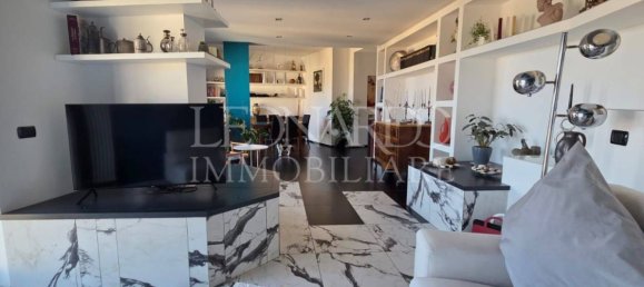 3 bedrooms Apartment in Naples, Italy No. 258203 3