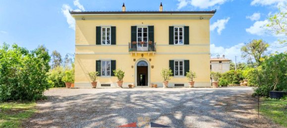 Villa de 7 habitaciónes en Lucca, Italy No. 118644 3