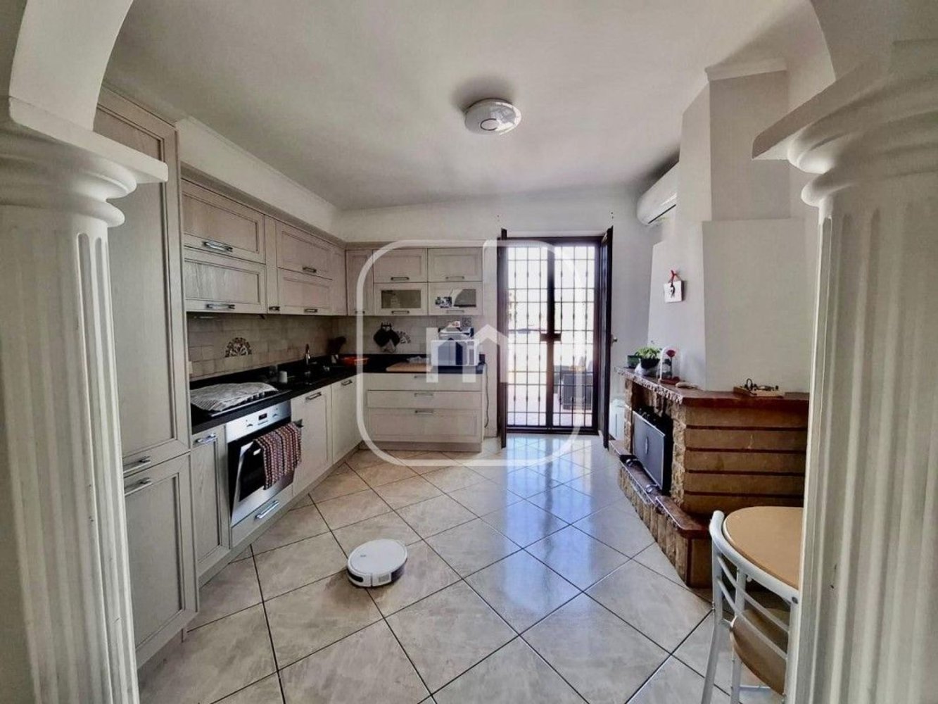 Apartamento de 3 divisões em Guidonia Montecelio, Italy N.º 206352