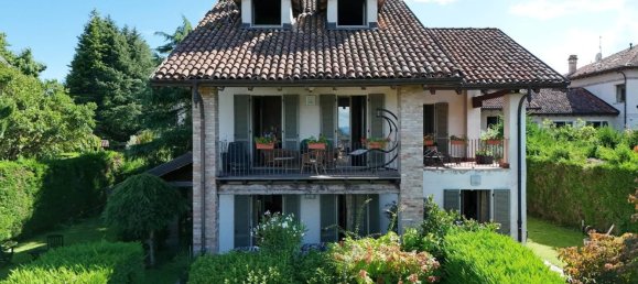 5 bedrooms Villa in Arona, Italy No. 372361 4