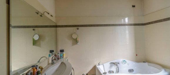 5 bedrooms Villa in Arona, Italy No. 372361 18