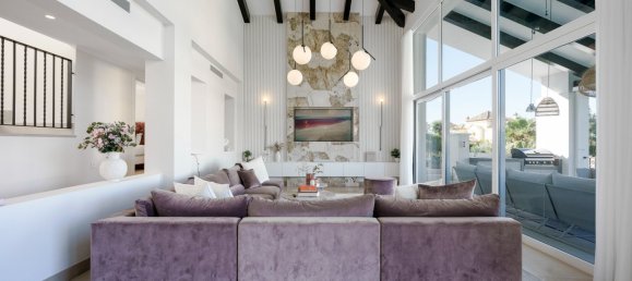 7 bedrooms Villa in Benahavis, Spain No. 4747 3