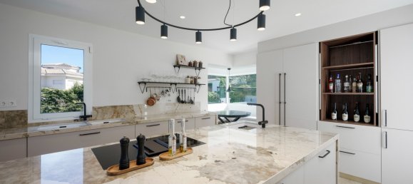 7 bedrooms Villa in Benahavis, Spain No. 4747 13