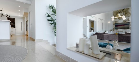 7 bedrooms Villa in Benahavis, Spain No. 4747 10