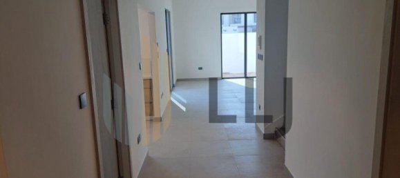 4 bedrooms Villa in Yas Island, UAE No. 45179 2