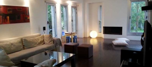 4 bedrooms Commercial property in Latsia, Cyprus No. 13767 2