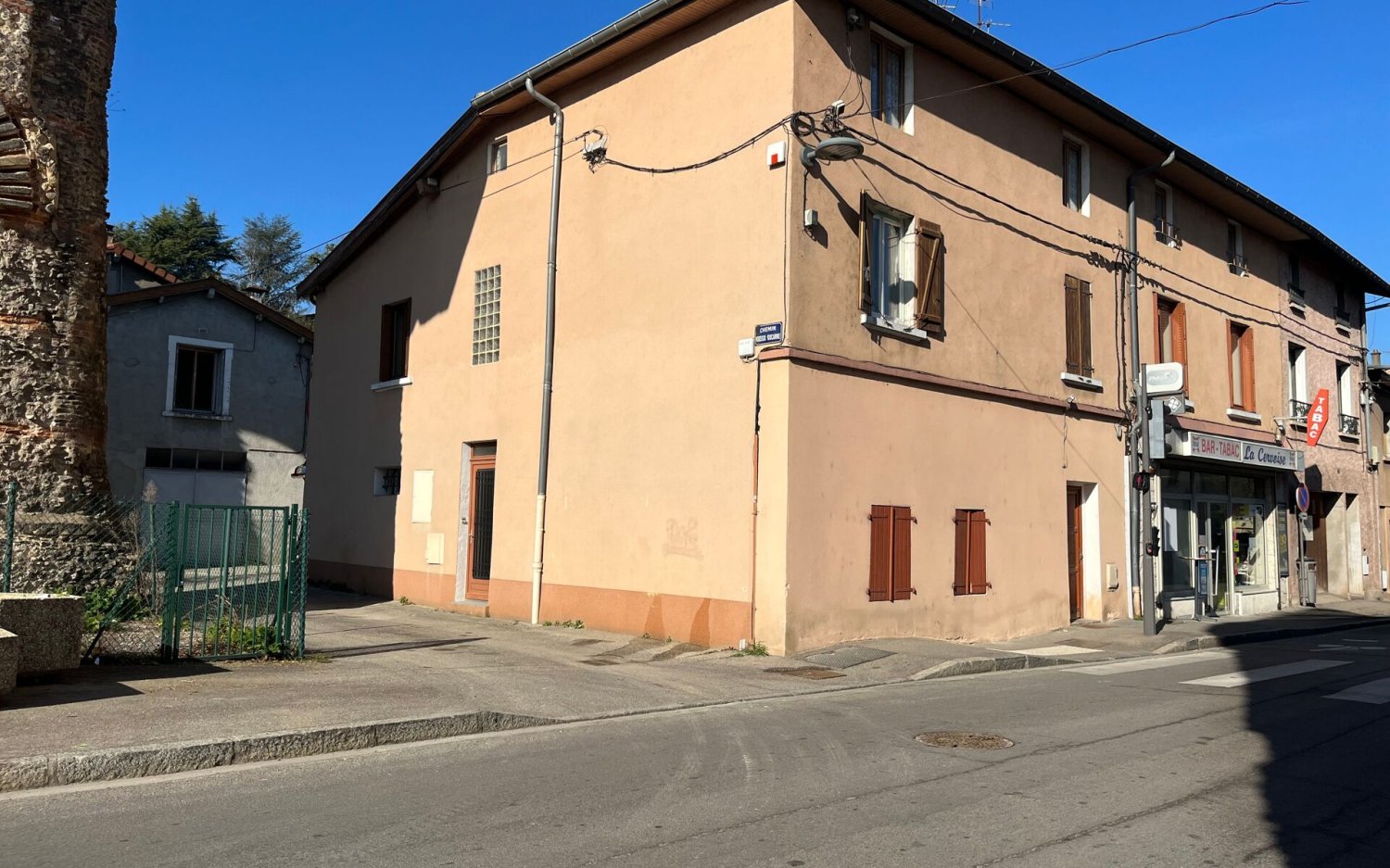 6-Zimmer Wohnung in Sainte-Foy-les-Lyon, France, Nr. 338037