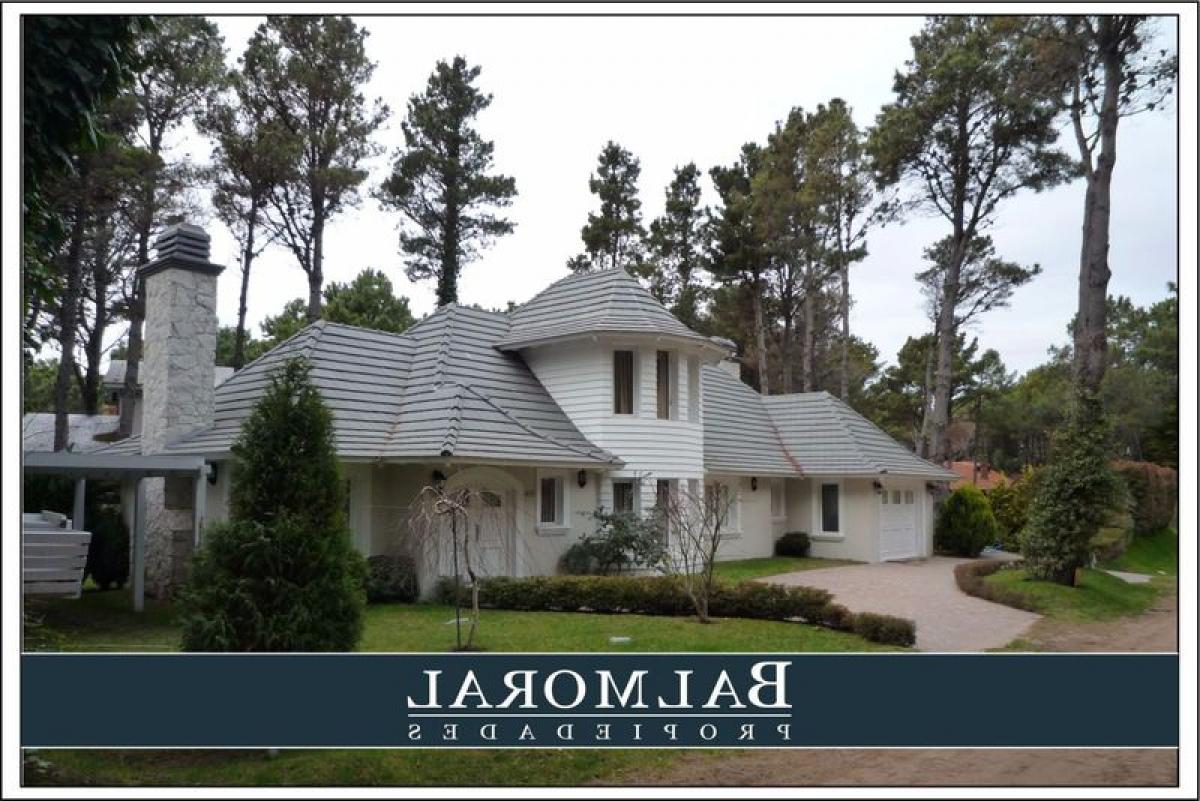 2 bedrooms House in Mar del Plata, Argentina No. 90805