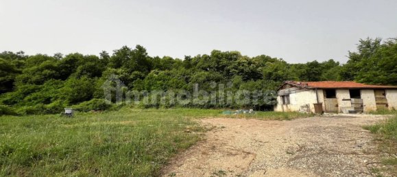 Склад с 3 комнатами в Фьюджи, Италия № 229863 2