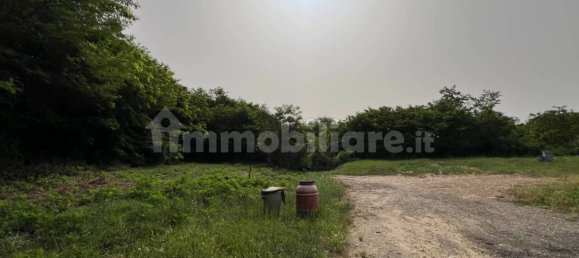 Склад с 3 комнатами в Фьюджи, Италия № 229863 6