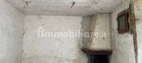 Склад с 3 комнатами в Фьюджи, Италия № 229863 16