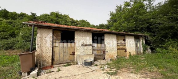 Склад с 3 комнатами в Фьюджи, Италия № 229863 4