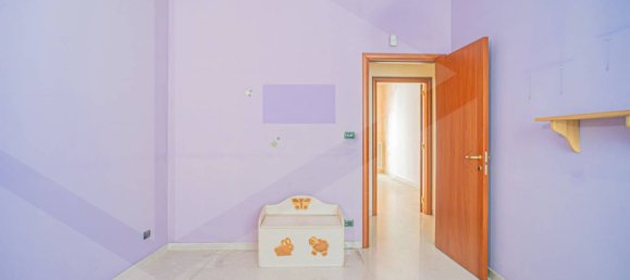 Квартира с 3 комнатами в Бари, Италия № 209325 24