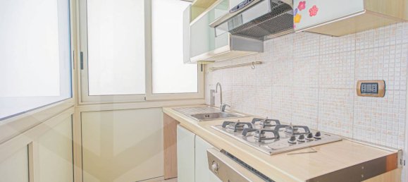 Квартира с 3 комнатами в Бари, Италия № 209325 13