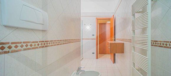 Квартира с 3 комнатами в Бари, Италия № 209325 18