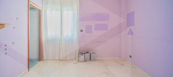 Квартира с 3 комнатами в Бари, Италия № 209325 25