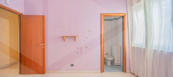 Квартира с 3 комнатами в Бари, Италия № 209325 26