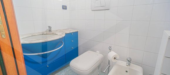 Квартира с 3 комнатами в Бари, Италия № 209325 28