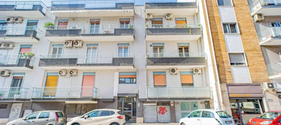 Квартира с 3 комнатами в Бари, Италия № 209325 29