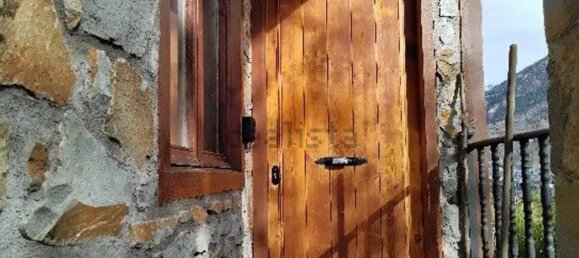 3 bedrooms House in Huesca, Spain No. 157026 2