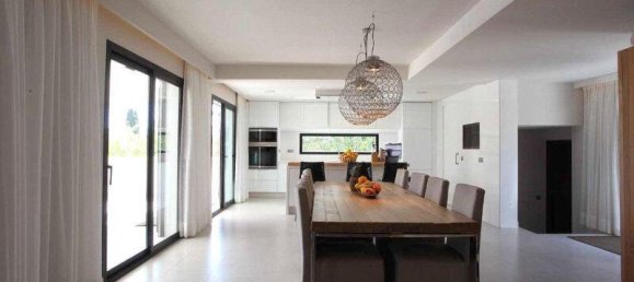 Villa de 4 dormitorios en Marbella, Spain No. 78849 11