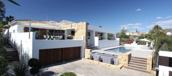 Villa de 4 dormitorios en Marbella, Spain No. 78849 2