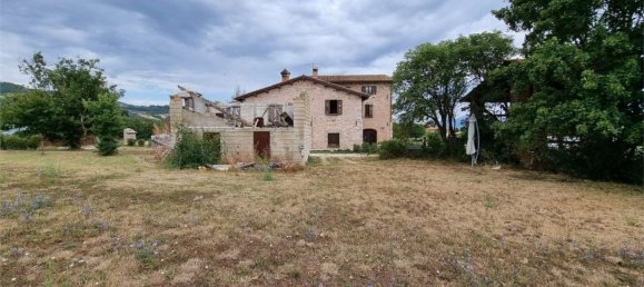 14غرفة منزل في Gualdo Tadino, Italy رقم 69443 25