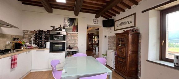 14غرفة منزل في Gualdo Tadino, Italy رقم 69443 40